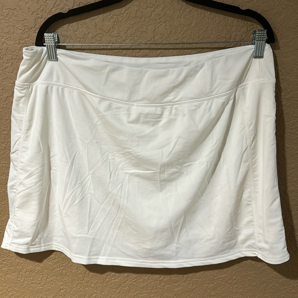 2XL WHITE ATHLETIC SKORT - Picture 1 of 1